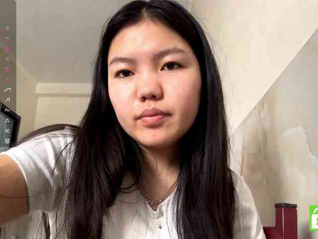 MagdalenaAlouf webcam