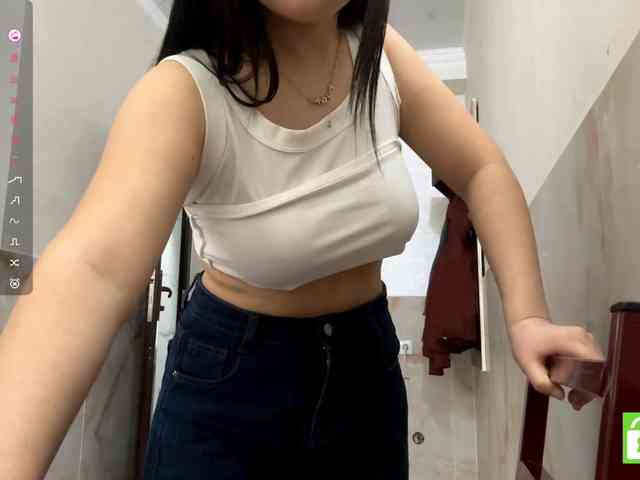 MagdalenaAlouf webcam