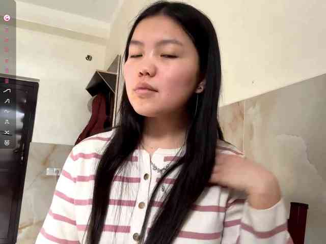 MagdalenaAlouf webcam