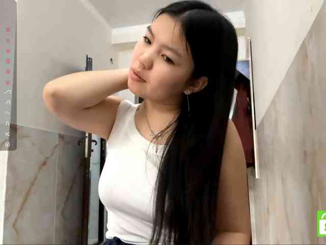 MagdalenaAlouf webcam