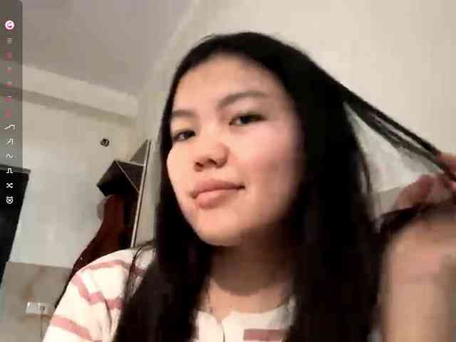 MagdalenaAlouf webcam