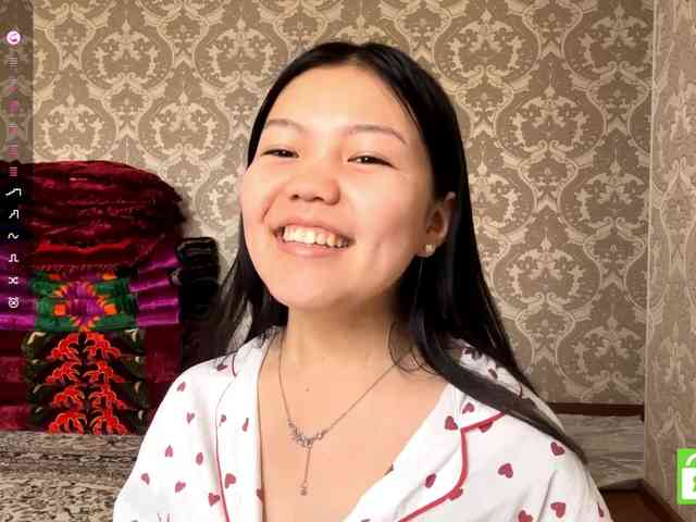 MagdalenaAlouf webcam