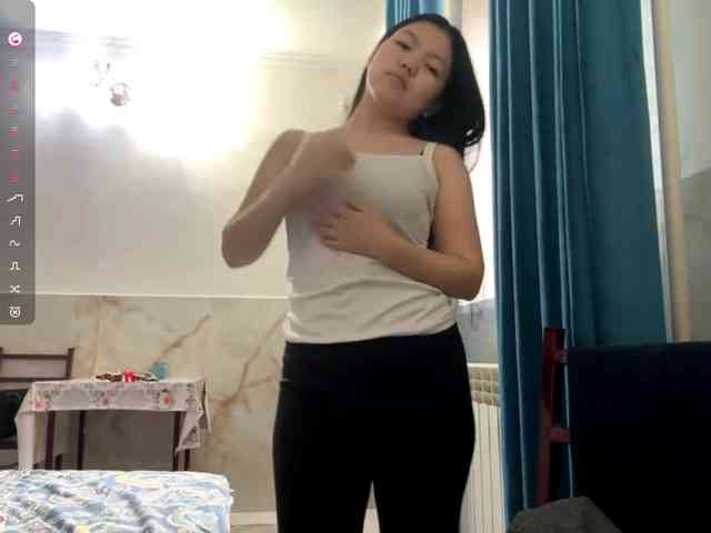 MagdalenaAlouf webcam