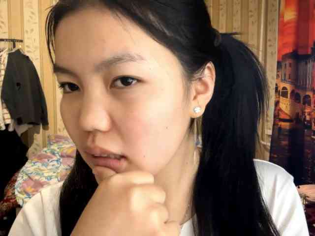 MagdalenaAlouf webcam