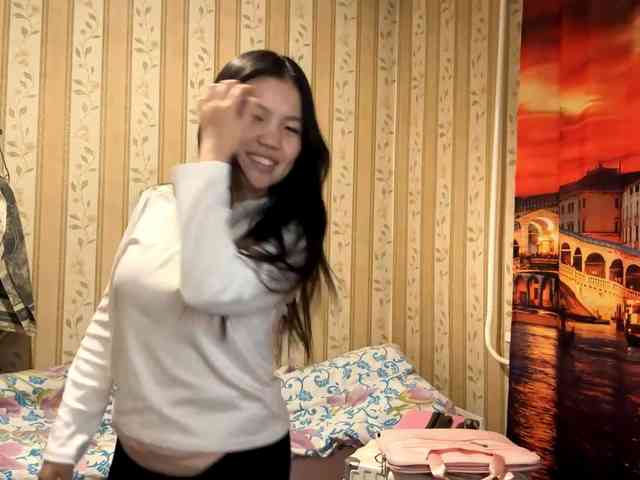 MagdalenaAlouf webcam