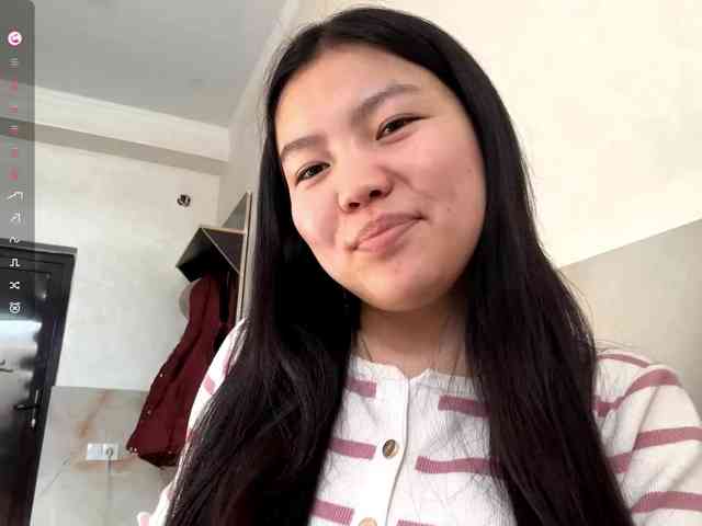 MagdalenaAlouf webcam