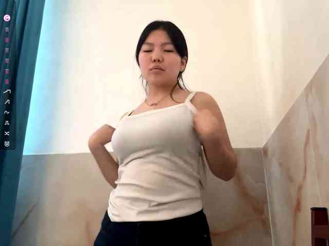 MagdalenaAlouf webcam