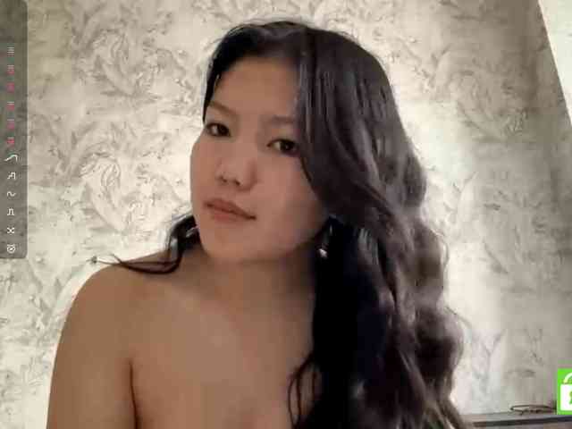 MagdalenaAlouf webcam