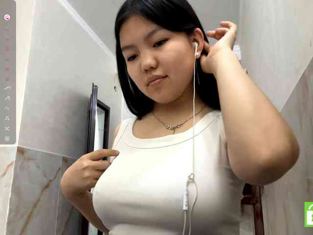 MagdalenaAlouf webcam