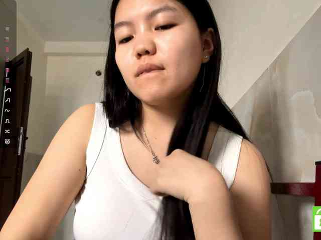 MagdalenaAlouf webcam