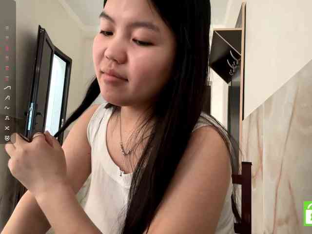 MagdalenaAlouf webcam