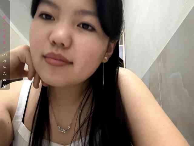 MagdalenaAlouf webcam