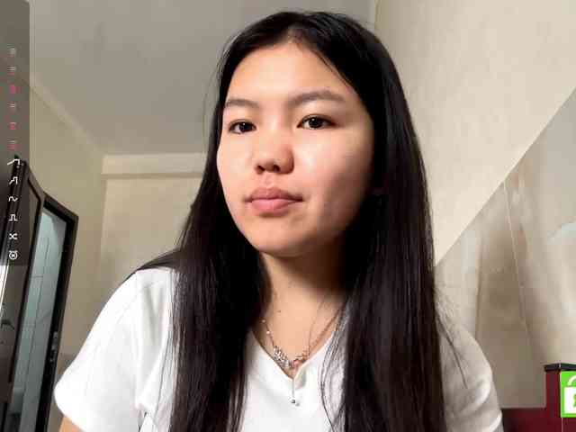 MagdalenaAlouf webcam