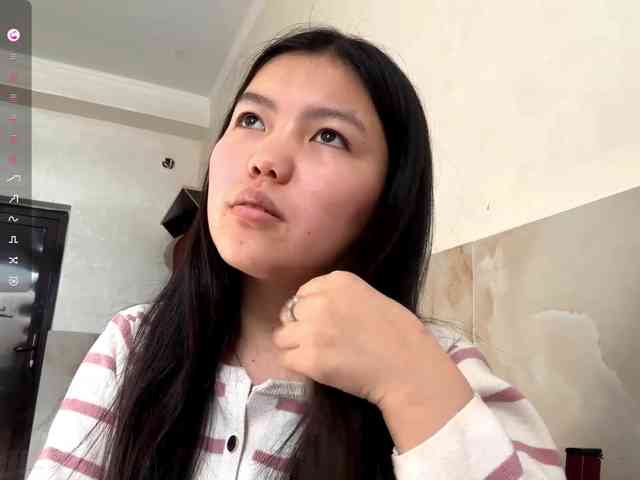 MagdalenaAlouf webcam