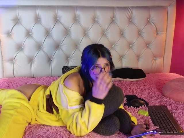 ElyCandyCurse webcam