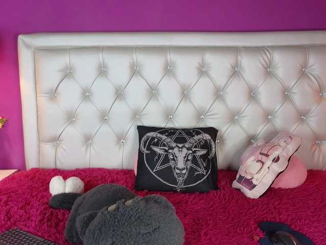 ElyCandyCurse's BongaCams show and profile