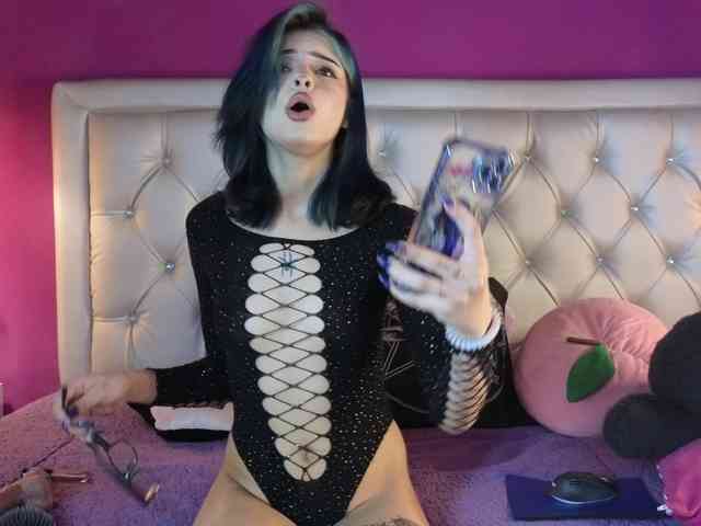 ElyCandyCurse webcam