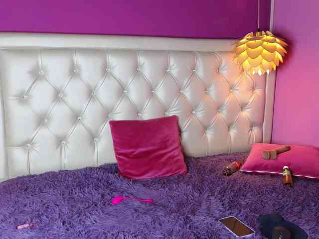 ElyCandyCurse webcam