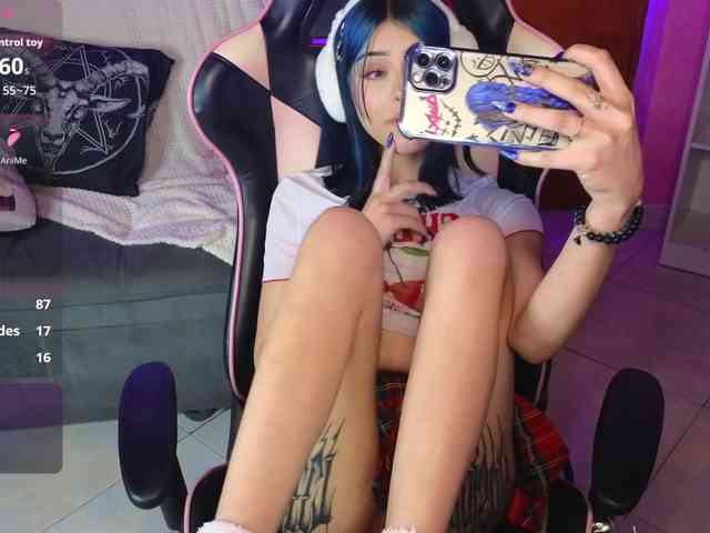 ElyCandyCurse webcam