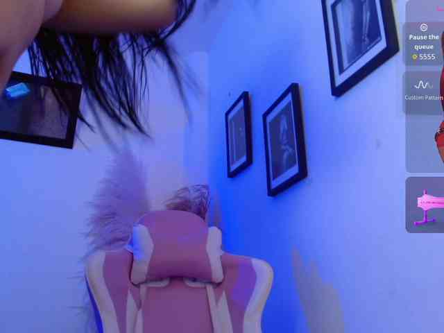 Diana-the-giant webcam