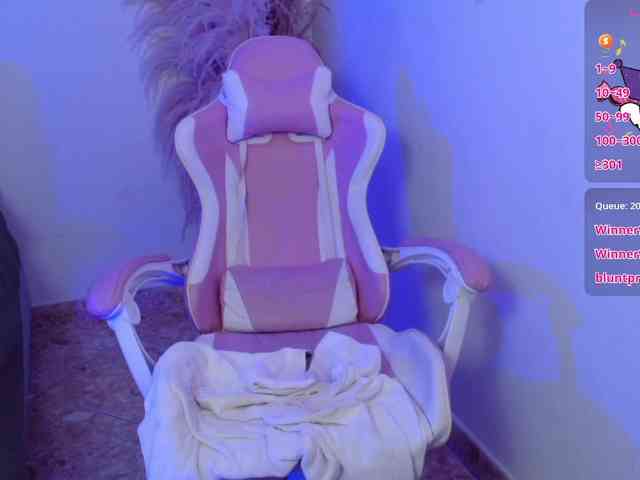 Diana-the-giant webcam