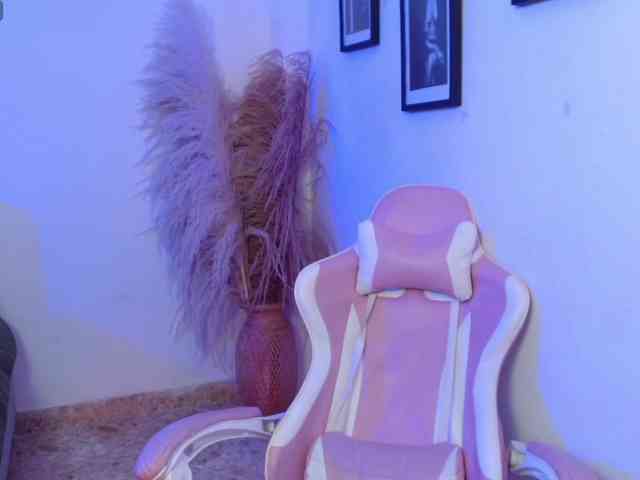 Diana-the-giant webcam