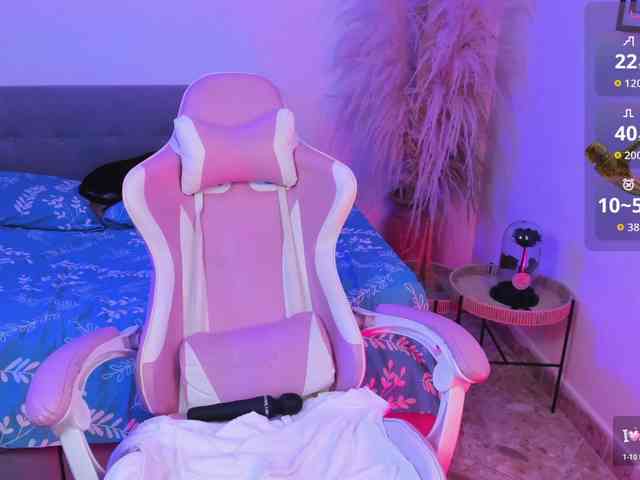 Diana-the-giant webcam