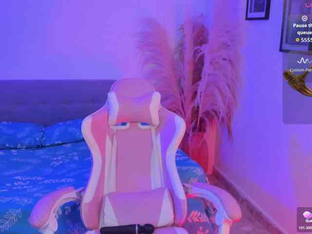 Diana-the-giant webcam