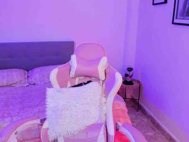 Diana-the-giant webcam