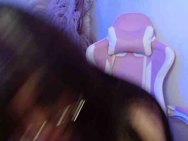 Diana-the-giant webcam