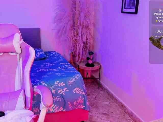 Diana-the-giant Live Webcam on BongaCams