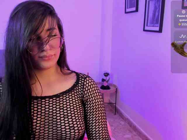 Diana-the-giant webcam