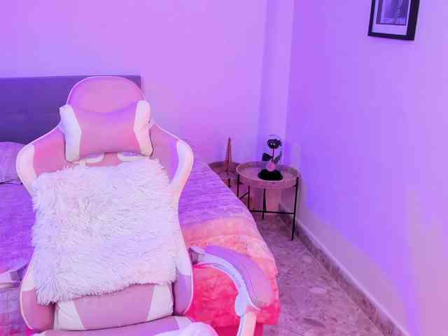 Diana-the-giant webcam