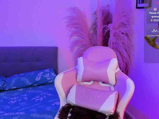 Diana-the-giant webcam