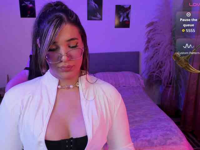 Diana-the-giant webcam