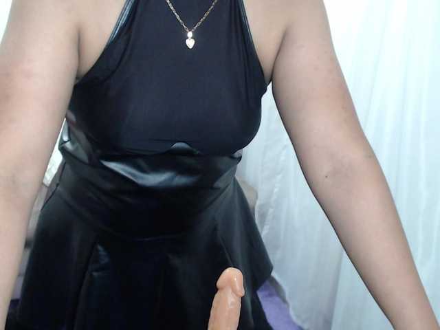 23velvet's BongaCams show and profile