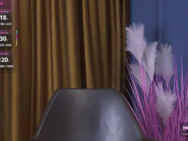 SerenaWatson's BongaCams show and profile