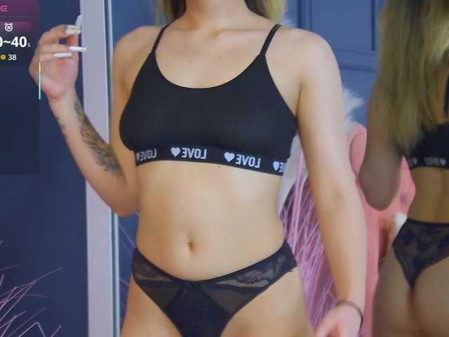 SerenaWatson's BongaCams show and profile