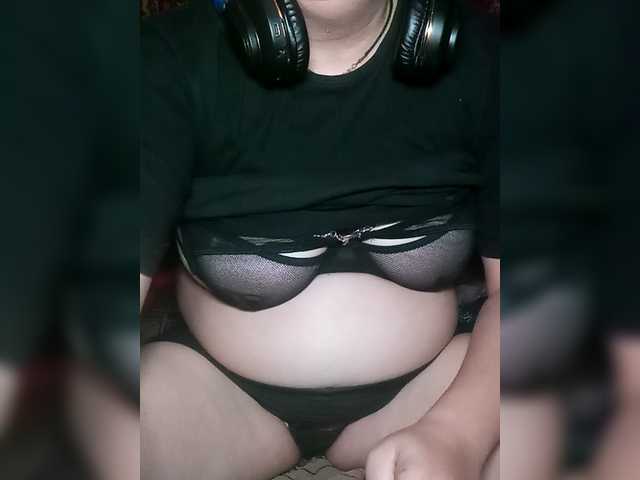 Karamelka3232's BongaCams show and profile