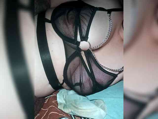 Karamelka3232 webcam