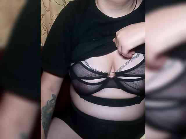 Karamelka3232 webcam