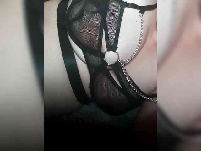 Karamelka3232 webcam