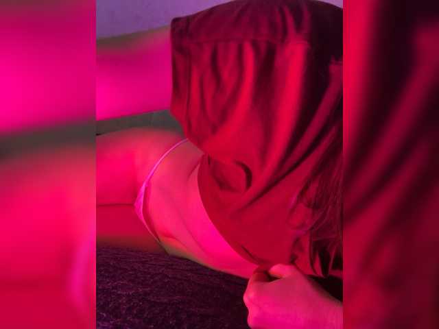 Veneralove777's BongaCams show and profile