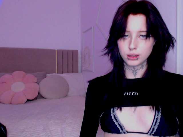 Snow-queenn's Thumb Image