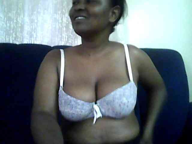 Mamacita22 Live Webcam on BongaCams