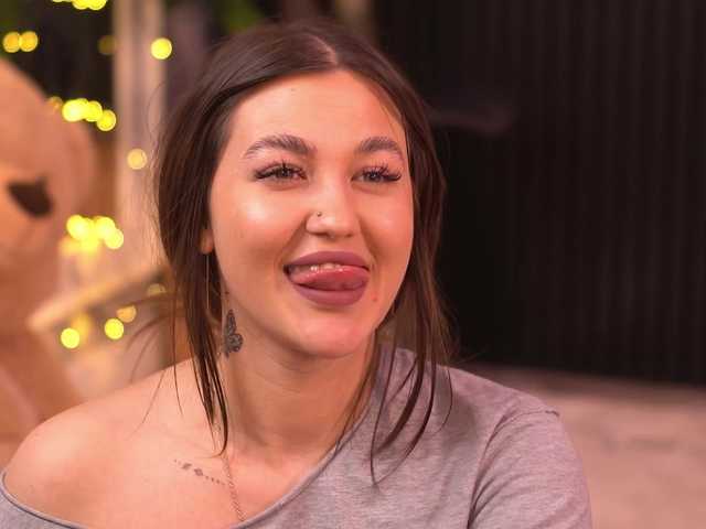 AkaliLuna's BongaCams show and profile