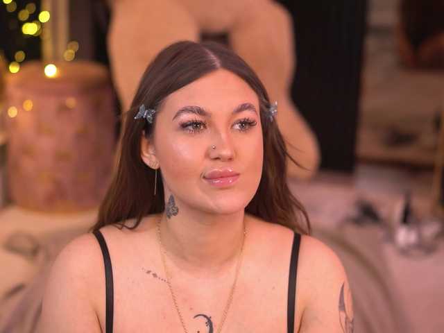 AkaliLuna's BongaCams show and profile