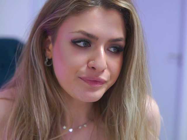 NayaQuinn's BongaCams show and profile