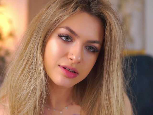 NayaQuinn's BongaCams show and profile