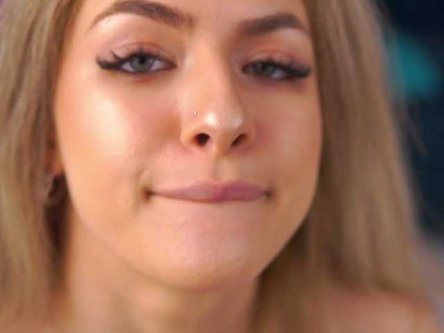 NayaQuinn's BongaCams show and profile